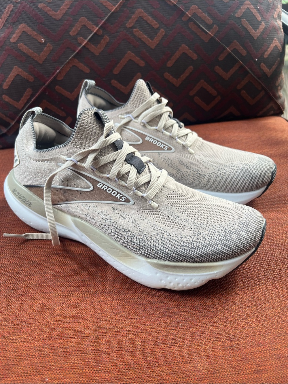 Brooks Men's Neutral-Tone Knit Running Shoes - Light Beige Brown 10 US